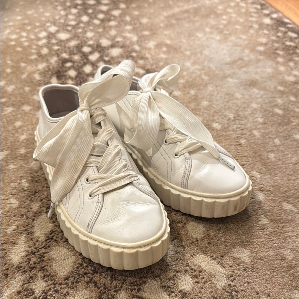 Tory Burch 8.5 Calf Leather Smeakers Stylish White Women's Sneakers